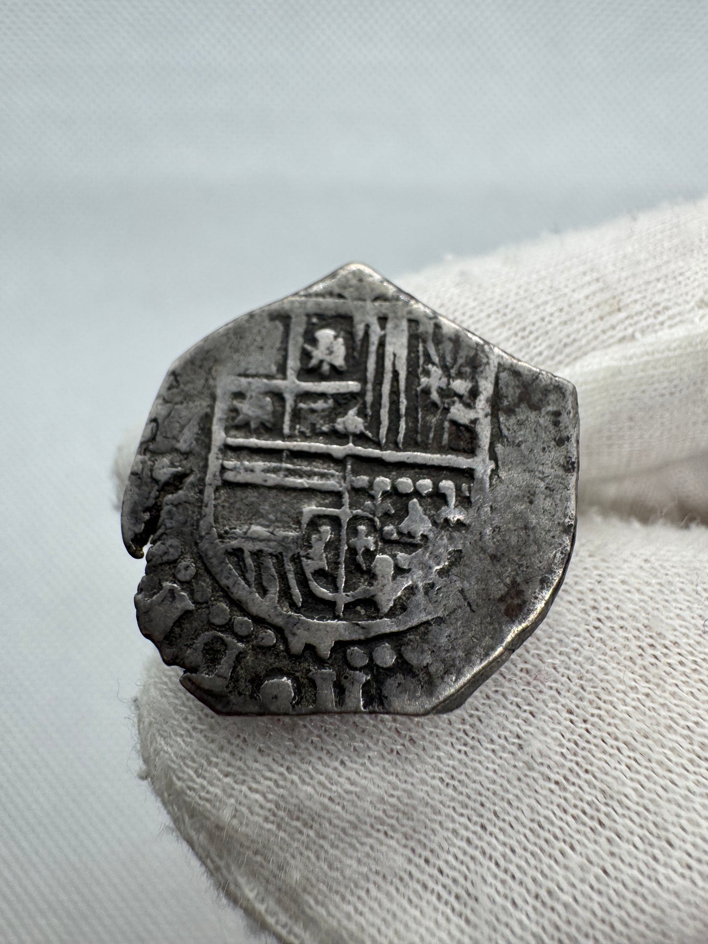 Felipe II (1566-1598). 2 reales. (1588-1590). Sevilla. D Cuadrada. (Cal-Tipo 137). (Jarabo-Sanahuja-Tipo A260). Ag. 6,83g.