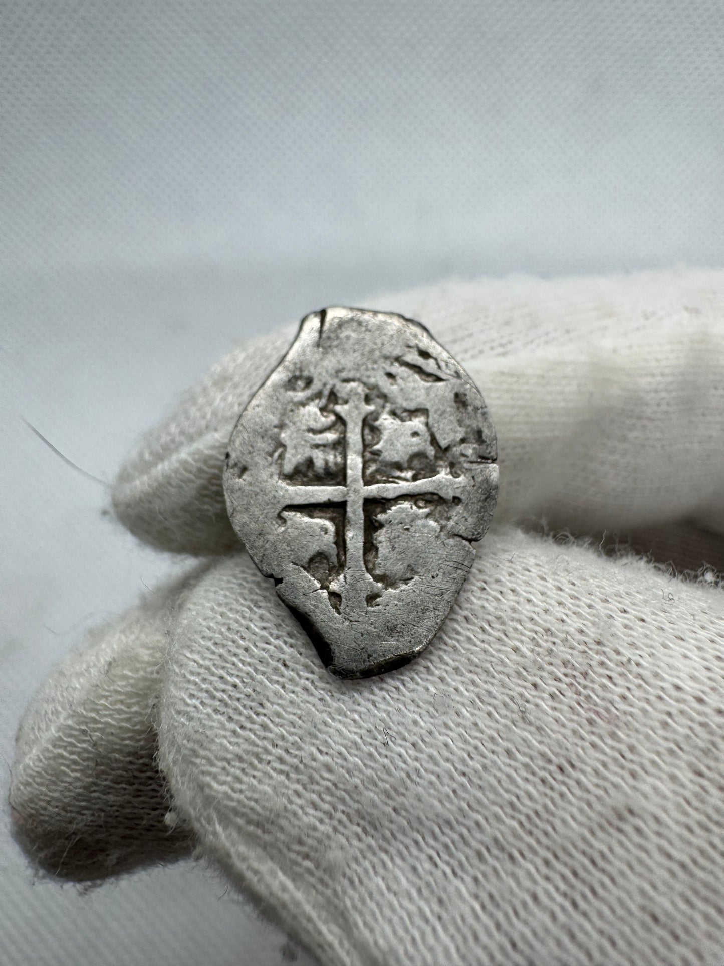 Felipe IV (1621-1665). 1/2 real. 1665/4. México. P. (Cal-573var). Ag. 1,39g.